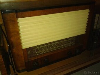 Predám historické rádio Tesla 612A