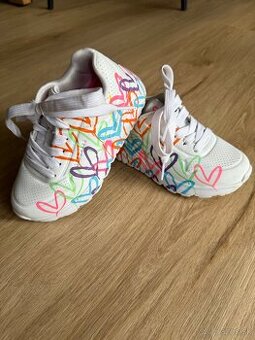 Detské Skechers srdiečkové veľkosť 27