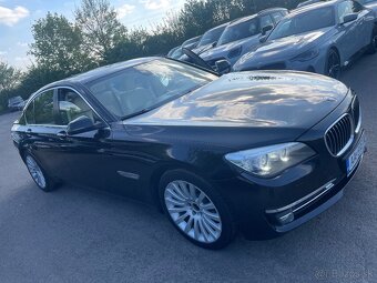 Predám BMW 740d 3.0 Twinturbo 4x4 230 kW v ciernej perle