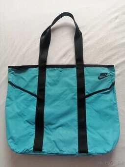 Nike sportova kabelka na leto nova