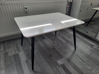 Predám detský stôl a stoličku