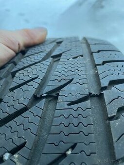 195/60 R15 H