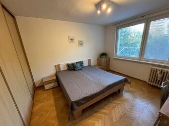 1 izbový byt v top lokalite, Nitra - Chrenová - Brezová ul.