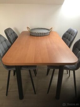 Stôl do kuchyne