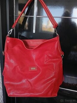 Krásna červená kabelka - 1