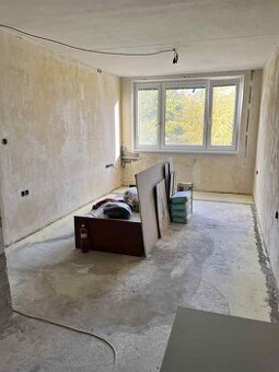 NA PREDAJ 2 IZBOVÝ BYT S KOMOROU NA ULICI DRUŽICOVÁ, KOŠICE 