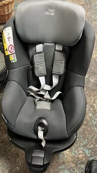Predám kvalitnú detskú autosedačku Britax Römer v peknom, za
