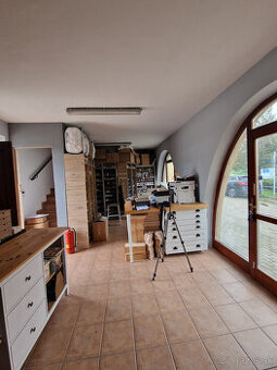 PREDAJ/PRENÁJOM obchodný priestor na pešej zóne v blízkosti 