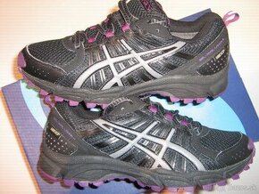 ASICS LAHAR 4 GTX GORETEX VEL. 39