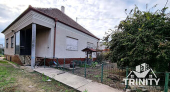 Na predaj 3-izbový rodinný dom s terasou v meste Nesvady - 1