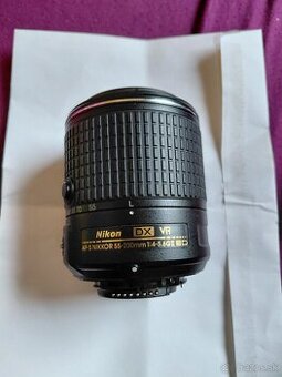 Predam objektiv Nikon DX