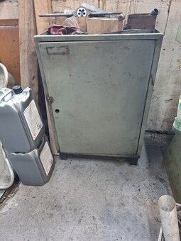 Plechová skrinka - 1