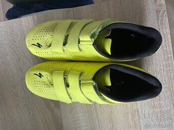 Cestné tretry Specialized