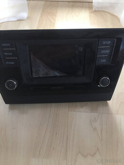 predam autoradio škoda 5ja 035871
