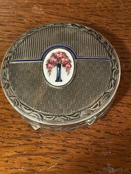 starožitna strieborná pudrenka