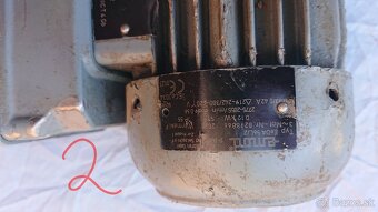 Predám motor s prevodovkou