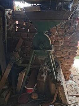 Predám kladivkový šrotovník