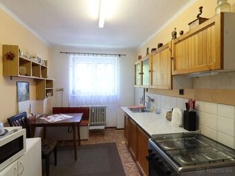 BV REAL na predaj 3 izbový byt 71 m2 Nováky BV5007