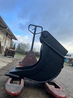 Na predaj lopata na 3t bager 300mm Lehnhoff MS3