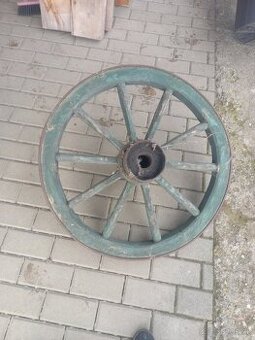 Predam stare koleso z voza