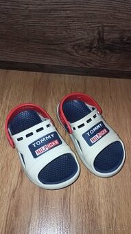 Sandále Tommy Hilfiger v. 22