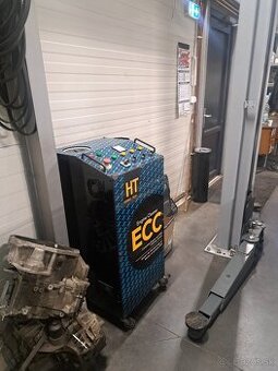 Stroj na dekarbonizaciu vodikom