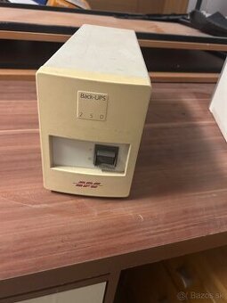 Predám záložný zdroj APC Back-UPS 250 – funkčný