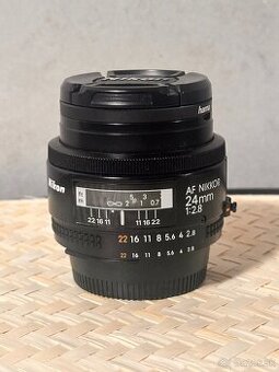 Nikon AF Nikkor 24 mm f/2.8D