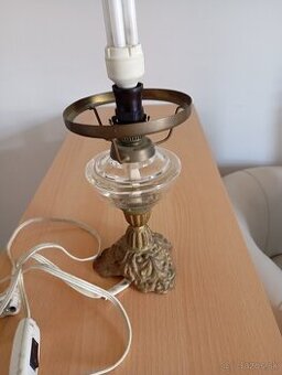 Mosadzná lampa