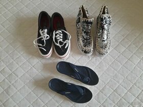 Topánky s flitrami, šľapky CROCS