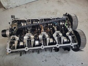 Predam komplet hlavu z buracky 2.0tdi 16v