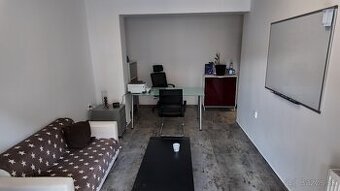 Kancelária / obchodný priestor na Sládkovičovej ulici