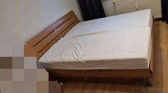 Manželská posteľ s úložným priestorom + nočné stolíky