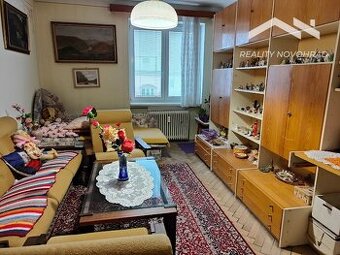 Priestranný 3-izbový tehlový byt v centre Lučenca