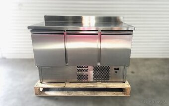 Profesionálny chladiaci stôl – 3 dverový