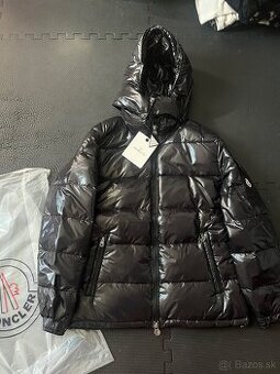 Moncler Maya Cierny Kabat