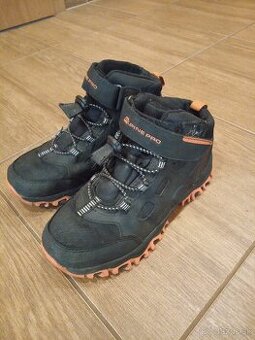 Chlapčenské zimné topánky veľ. 33