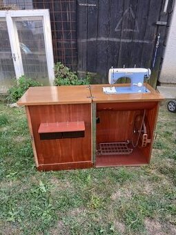 Retro šijací stroj