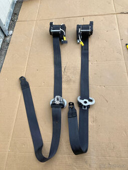 predni pasy vw caddy 15-20