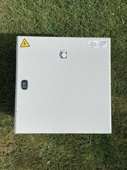 ---- ELEKTRICKÉ SKRINKY NA ISTIČE ---- TOP ----