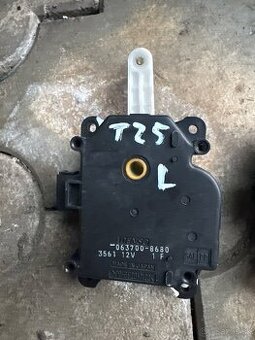 Predám Motorček na kúrenie toyota. 063700-8680