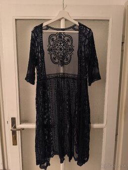 🖤 Dámsky čipkovaný prehoz na plavky – čierny