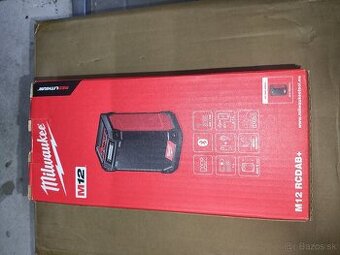 Predam radio Milwaukee M12RCDAB+0
