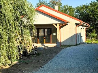 Novostavba rodinný dom typ bungalov obec Tekovský Hrádok