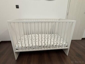 Detská postieľka s matracom