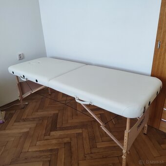 Masážny stôl