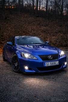 Lexus is250