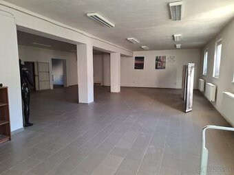 Prenájom priestorov pre sklad, obchod alebo malú výrobu.