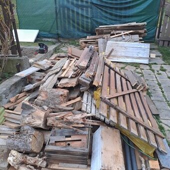 Darujem staré drevo na kúrenie. Palivové drevo.