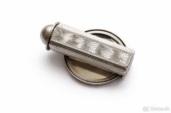 Starožitná stříbrná rtěnka se zabudovaným zrcátkem